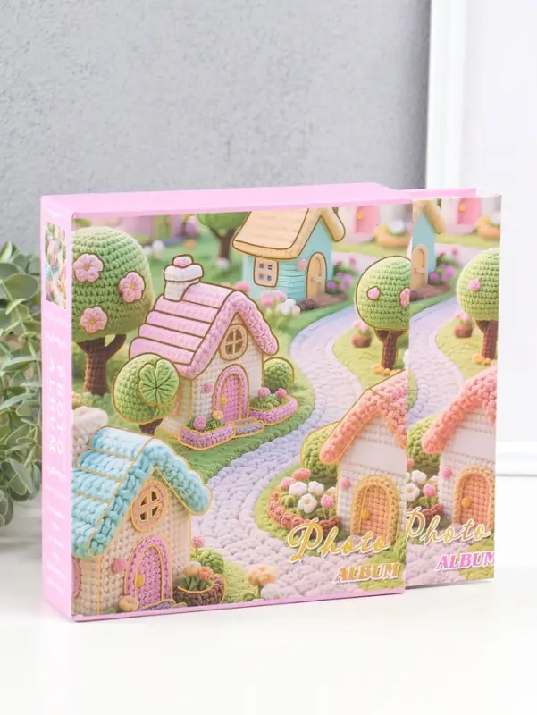 Фотоальбом на 100 фото 13х18 см "Вязаная деревушка" в коробке 5х18х20,5 см