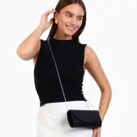 Сумка-клатч вечерняя на магните, на серебристой цепочке, чёрная