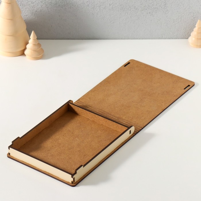 Новогодняя шкатулка  Новогодняя шкатулка "Змея с подарками" 15х12х2 см