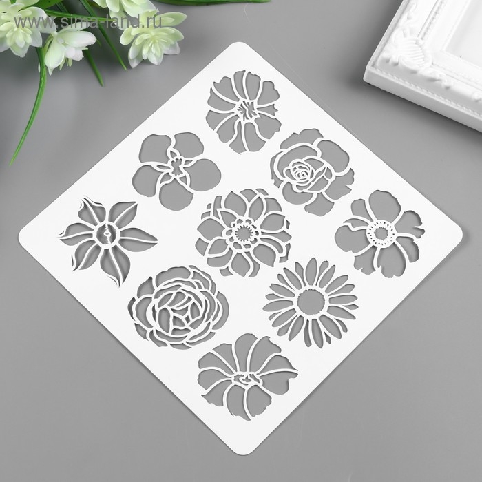 Трафарет пластик Трафарет пластик "Бутоны цветов" 15х15 см