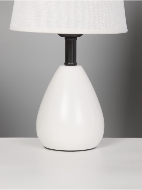 Лампа настольная BayerLux ЭКО Лампа настольная BayerLux ЭКО "Лорен" 1х40Вт Е27 белый 16х16х34см