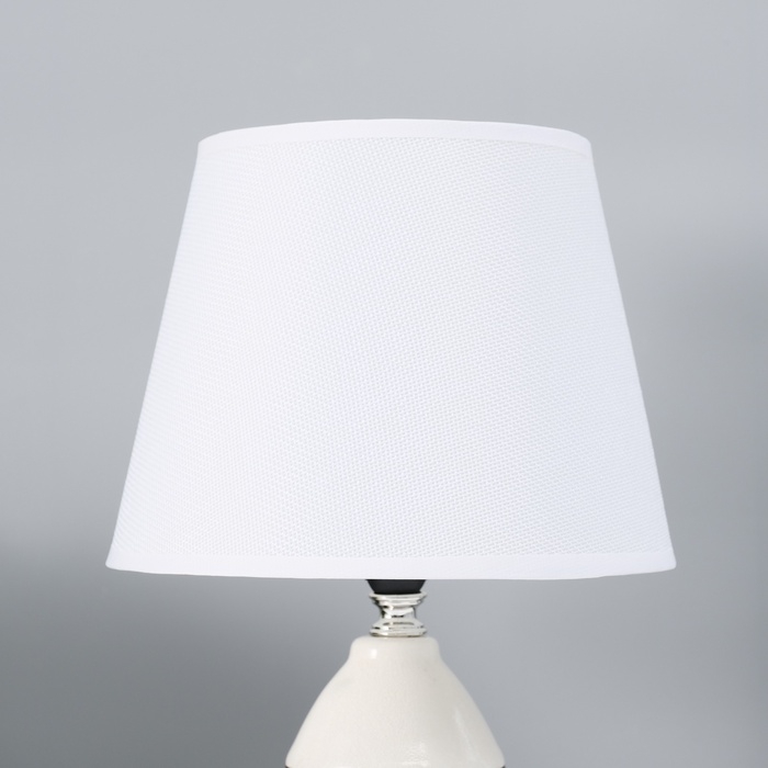 Настольная лампа с абажуром RISALUX «Андо», Е14, 40 Вт, белый, 20×20×31.5 см Настольная лампа с абажуром RISALUX «Андо», Е14, 40 Вт, белый, 20×20×31.5 см
