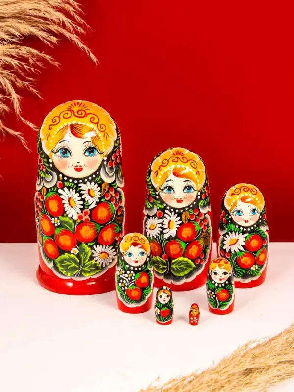 Матрёшка деревянная &laquo;Ягодка&raquo;, чёрный платок, 7-кукольная, 22 см, МИКС