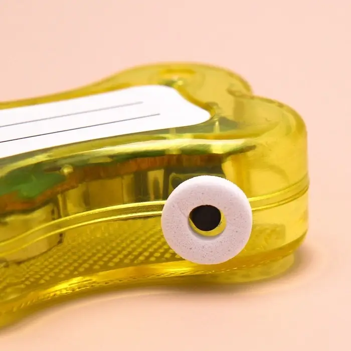 Маячок-адресник &laquo;Косточка&raquo; с наклейкой под записку, 3 режима свечения, пластик, металл, жёлтый