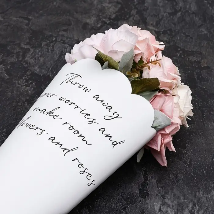 Пленка для цветов, фигурная, белая, 55×30×45 см Пленка для цветов, фигурная, белая, 55×30×45 см