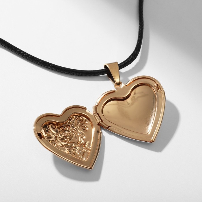 Кулон на шнурке «Для фото» сердце с розой, цвет золото на чёрном шнурке, 43 см Кулон на шнурке «Для фото» сердце с розой, цвет золото на чёрном шнурке, 43 см