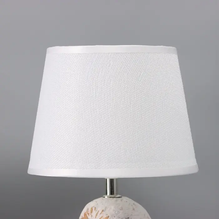 Лампа настольная RISALUX &laquo;Ника&raquo;, 40 Вт, Е14, белая, 20&times;20&times;34 см