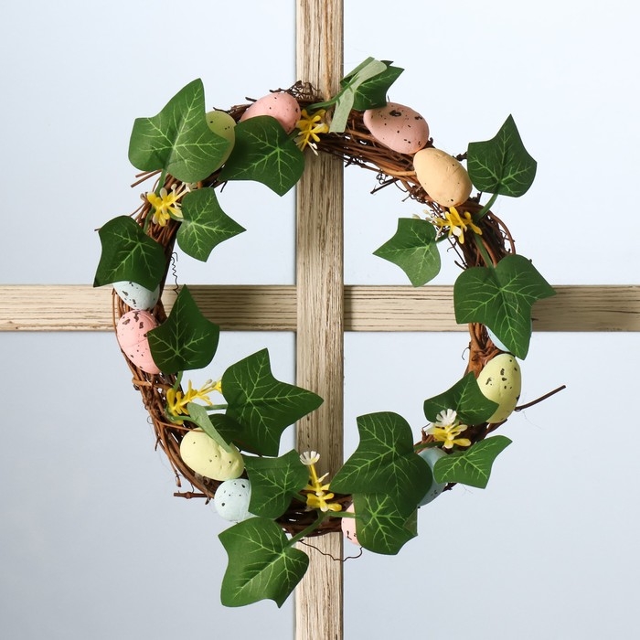 Венок на дверь интерьерный  Венок на дверь интерьерный "Пасхальные яички с листочками" d=18 см