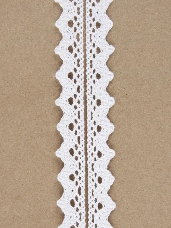 Кружево вязаное, 14 мм, 15&plusmn;1 м, белое