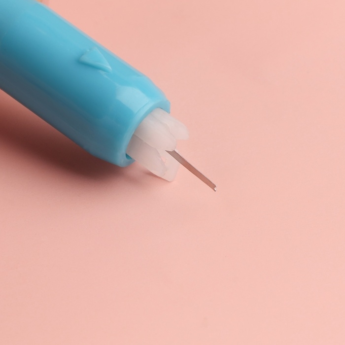 Нитевдеватель для швейной машины, 7,5 × 1 см, цвет МИКС Нитевдеватель для швейной машины, 7,5 × 1 см, цвет МИКС