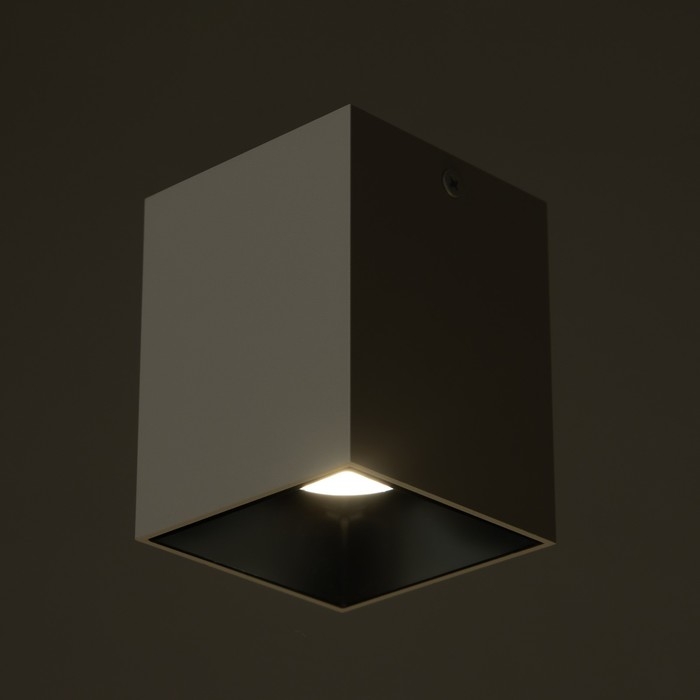 Светильник Светильник "Кубик" LED 4000К 10Вт DIM220 белый черный 7,5х7,5х9,5см