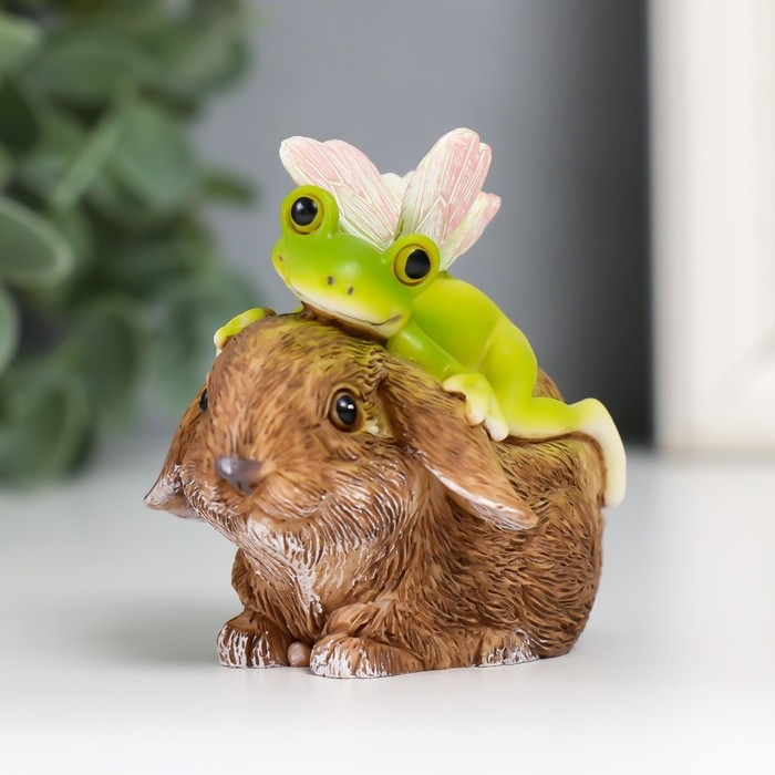 Сувенир полистоун Сувенир полистоун "Пирамидка - кролик, лягуха и бабочка" 6,3х6,7х4 см