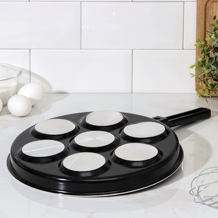 Сковорода-оладница «7 оладий», d=30 см, съёмная ручка, антипригарное покрытие, цвет чёрный Сковорода-оладница «7 оладий», d=30 см, съёмная ручка, антипригарное покрытие, цвет чёрный