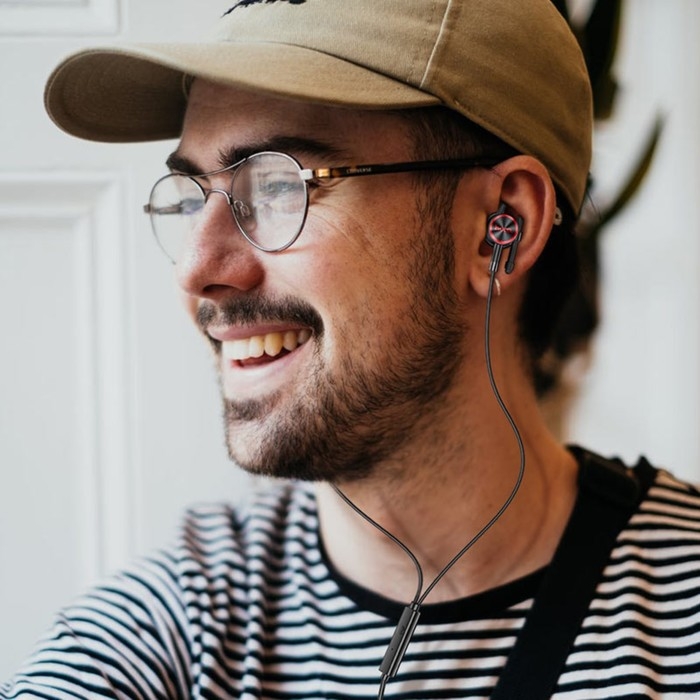 Наушники Hoco M84, проводные, вакуумные, микрофон, 1.2 м, чёрные Наушники Hoco M84, проводные, вакуумные, микрофон, 1.2 м, чёрные