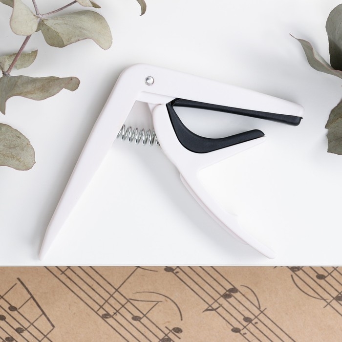 Каподастр Music Life, белый, пластиковый Каподастр Music Life, белый, пластиковый