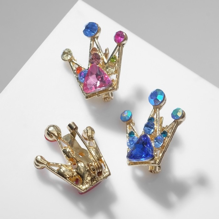 Брошь «Корона» с тремя лучами, цвет МИКС в золоте (неделимая фасовка 12 шт., цена за шт.) Брошь «Корона» с тремя лучами, цвет МИКС в золоте (неделимая фасовка 12 шт., цена за шт.)