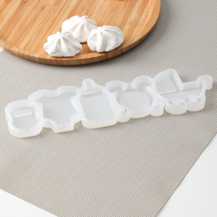 Силиконовый молд для леденцов и шоколада «Детский набор», коляска 7×6,7 см, боди 6×5,5 см, гиря 4,5×3,2 см, бутыль 7×3,5 см, цвет прозрачный Силиконовый молд для леденцов и шоколада «Детский набор», коляска 7×6,7 см, боди 6×5,5 см, гиря 4,5×3,2 см, бутыль 7×3,5 см, цвет прозрачный