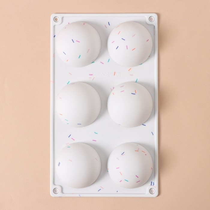 Форма для выпечки KONFINETTA «Фигуры. Полусфера», силикон, 27,8×16,3×3,4 см, 6 ячеек (d=6,7 см), цвет белый Форма для выпечки KONFINETTA «Фигуры. Полусфера», силикон, 27,8×16,3×3,4 см, 6 ячеек (d=6,7 см), цвет белый