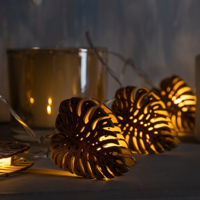 Гирлянда «Нить» 2.5 м с насадками «Листочек», IP20, прозрачная нить, 10 LED, батарейки AAх2 (нет в комплекте), свечение тёплое белое Гирлянда «Нить» 2.5 м с насадками «Листочек», IP20, прозрачная нить, 10 LED, батарейки AAх2 (нет в комплекте), свечение тёплое белое