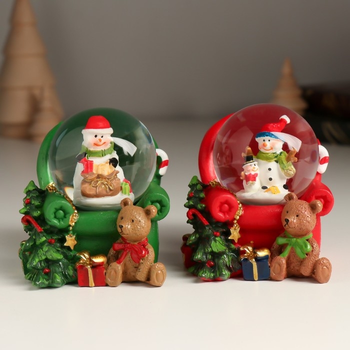 Сувенир полистоун водяной шар Сувенир полистоун водяной шар "Дед Мороз/Снеговик в кресле с медведем" МИКС 6,7х6,3х7,2 см 1047342