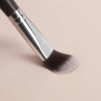 Кисть для макияжа «Brush GRAPHITE», 17,5 (± 1) см, цвет тёмно-серый/серебристый