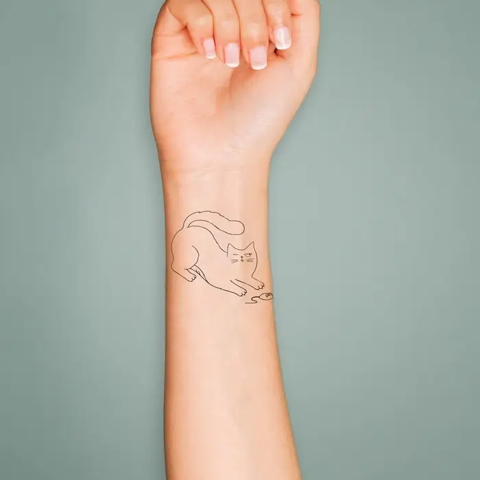 Переводная тату на тело чёрная «Кошки-мышки», 6×6 см Переводная тату на тело чёрная «Кошки-мышки», 6×6 см