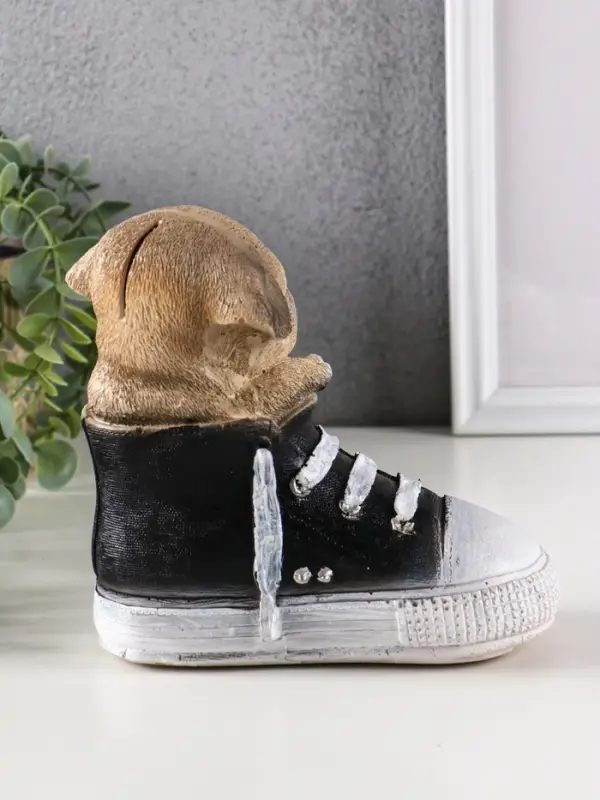 Копилка для денег &laquo;Кед со щенком Мопса&raquo;, 15.5&times;17&times;8 см