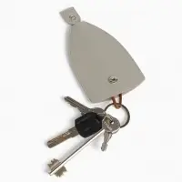 Ключница карманная с кольцом, размер 11.5&times;7.5&times;0.3 см, серо-бежевая