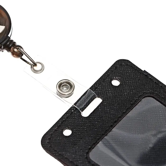 Бейдж - карман вертикальный кожзам, внешний размер 110&times;68 мм, внутренний размер 85&times;54 мм, рулетка 60 см, чёрный