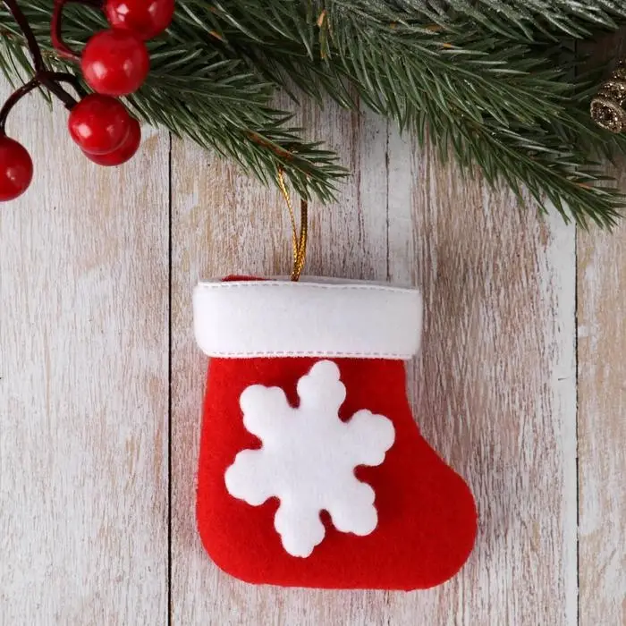 Подвеска на ёлку «Носок - белая снежинка», мягкая, 8×6 см, красный Подвеска на ёлку «Носок - белая снежинка», мягкая, 8×6 см, красный