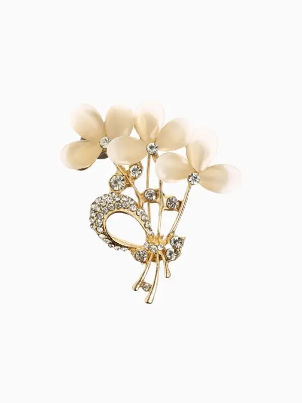 Брошь &laquo;Трилистники&raquo;, белая в золоте