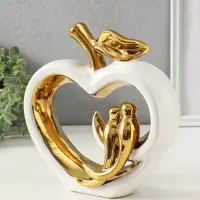 Сувенир керамика "Две птички на яблоке" белый с золотом 7х22х22,5 см Сувенир керамика "Две птички на яблоке" белый с золотом 7х22х22,5 см