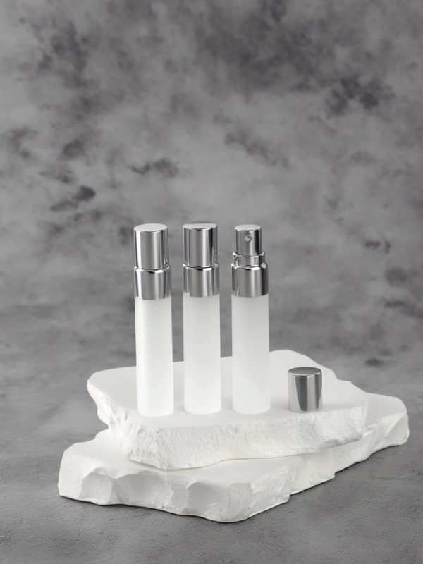 Флакон для парфюма, с распылителем, стеклянный, 5 мл, фасовка - 3 шт, цвет серый Флакон для парфюма, с распылителем, стеклянный, 5 мл, фасовка - 3 шт, цвет серый