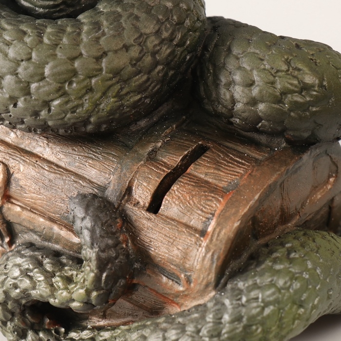 Копилка  Копилка "КОБРА НА СУНДУКЕ"    20 х 17 х 12 см.