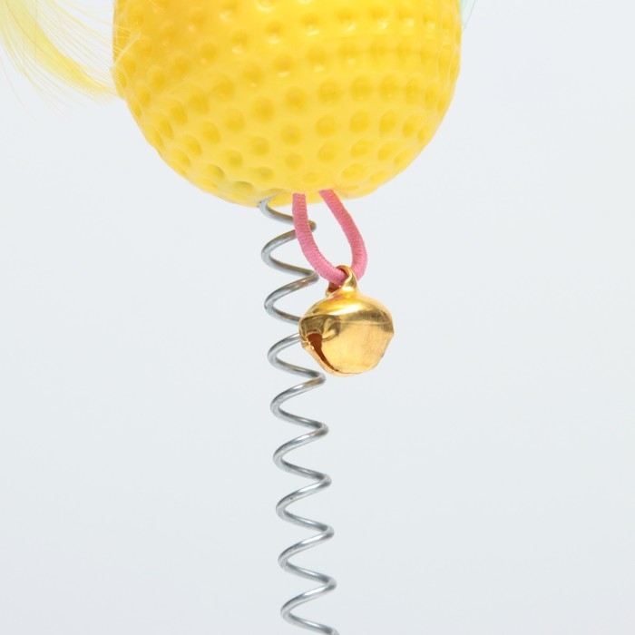 Дразнилка  Дразнилка "Рифлёный шар с перьями на присоске", шар 3,8 см, жёлтый