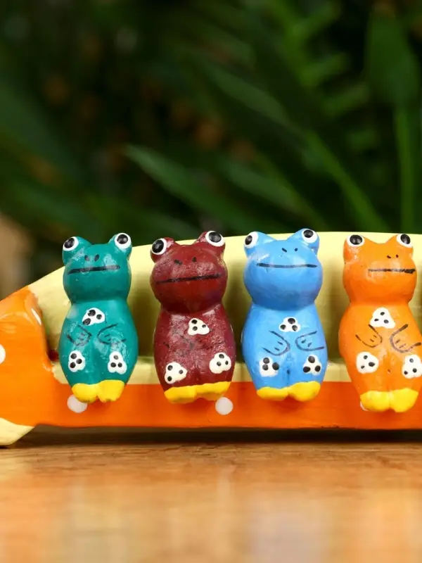 Сувенир Сувенир "Лягушата на скамейке" дерево 14х3х4 см