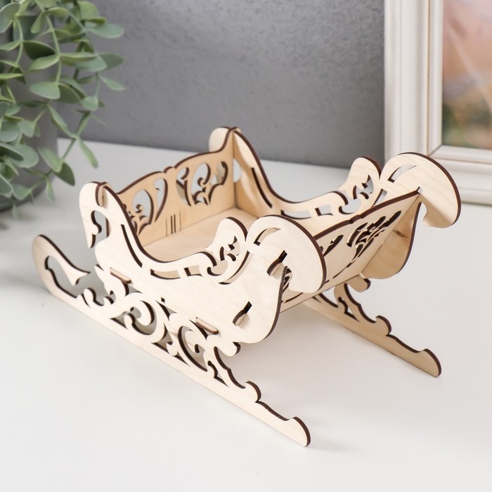 Шкатулка дерево для конфет  Шкатулка дерево для конфет "Новогодние Сани" 25х9х13 см (набор 5 деталей)