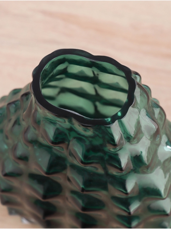 Ваза стекло настольная  Ваза стекло настольная "Шерил галант" d-7*5 см, h-22х17 см, зелёный