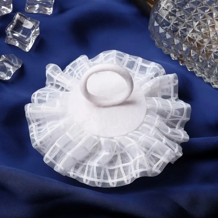 Резинка для волос бант «Школьница», волны, d=10 см, белая