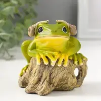 Сувенир полистоун "Лягушонок на коряге с улитками на ушах" 9,5 см