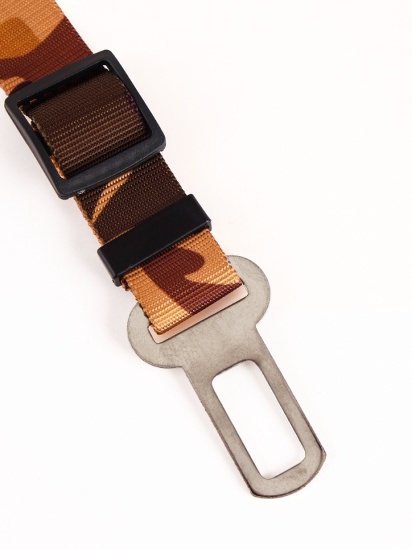 Ремень - поводок безопасности для собак амортизирующий, 50-70 х 2,5 см, коричневый камуфляж Ремень - поводок безопасности для собак амортизирующий, 50-70 х 2,5 см, коричневый камуфляж