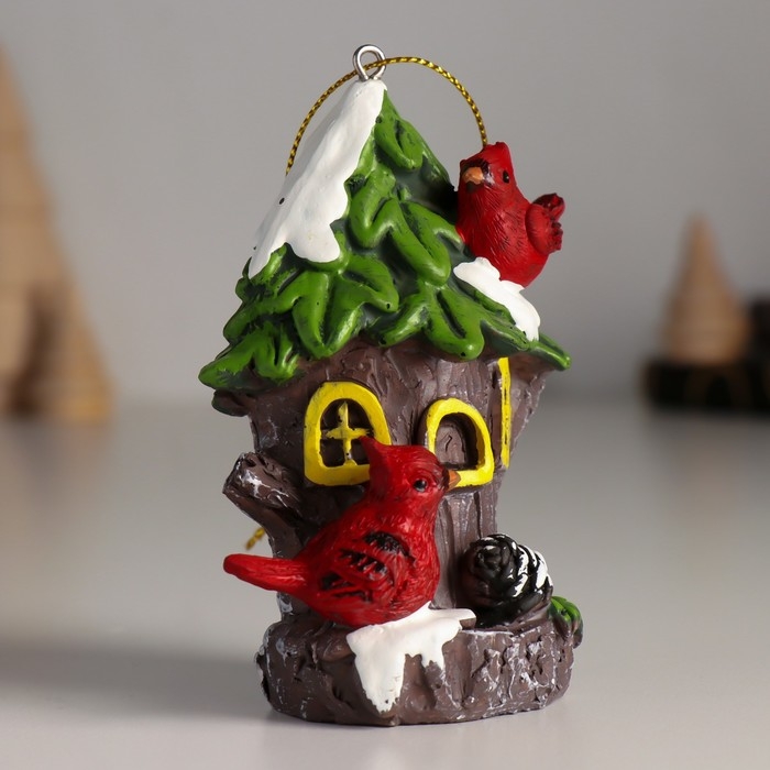 Сувенир полистоун подвеска Сувенир полистоун подвеска "Птички на заснеженном скворечнике" 7х4х9 см