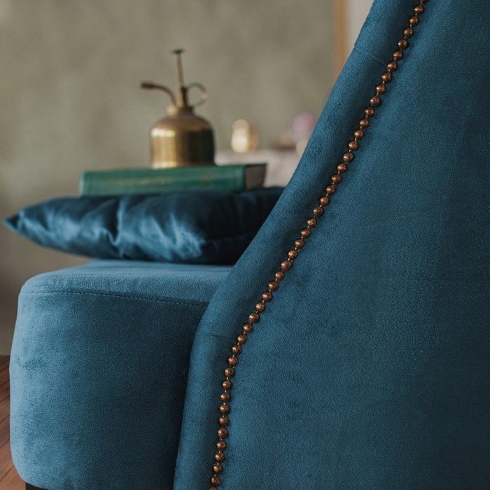 Гвозди ТУНДРА, декоративные, обивочные, 8х15 мм, медь, 500 шт Гвозди ТУНДРА, декоративные, обивочные, 8х15 мм, медь, 500 шт