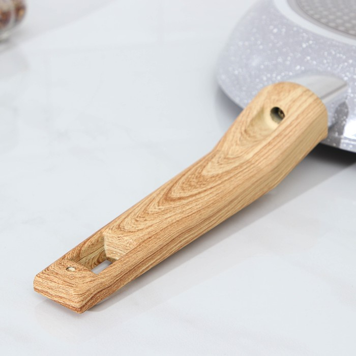 Сковорода кованая Magistro Natural, d=26 см, ручка soft-touch, антипригарное покрытие, индукция, цвет серый Сковорода кованая Magistro Natural, d=26 см, ручка soft-touch, антипригарное покрытие, индукция, цвет серый