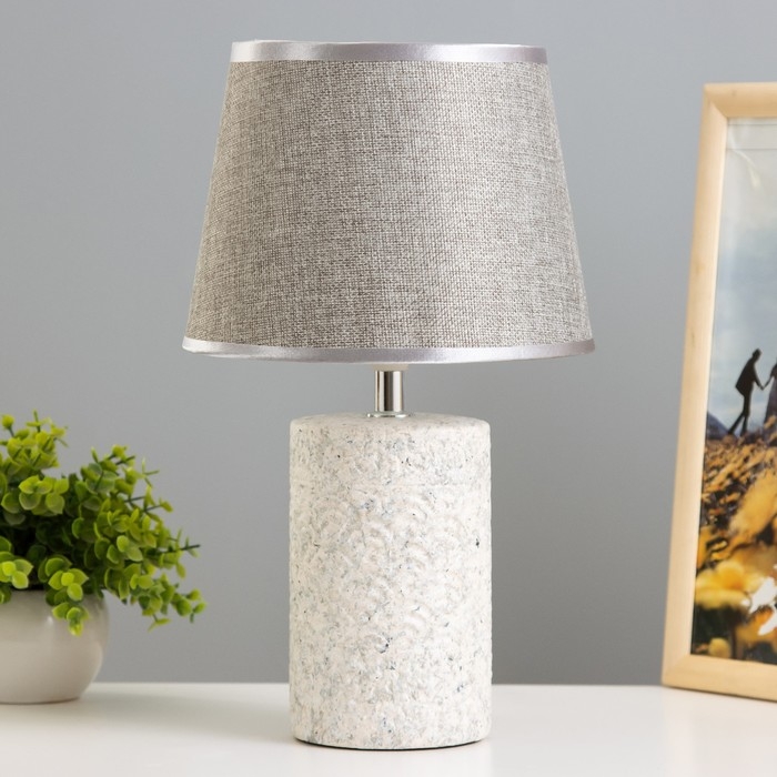 Настольная лампа Настольная лампа "Аста" Е14 40Вт 20х20х33 см RISALUX