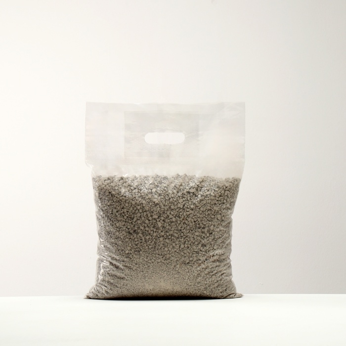 Наполнитель минеральный впитывающий Наполнитель минеральный впитывающий "Пижон" цеолит универcальный фр 2-5 мм 3 кг впит. 5 л