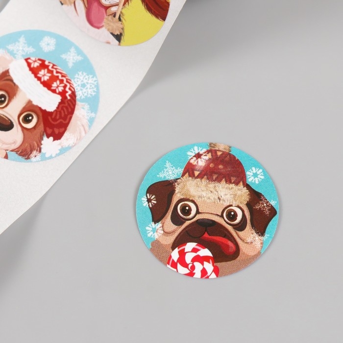 Наклейка бумага Наклейка бумага "Котики и пёсики со снежинками" d=2,5 см 252 шт в рулоне