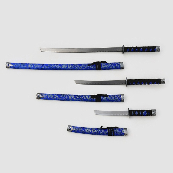 Сув. изделие катаны 3в1 на подставке, ножны ткань, драконы золото на синем 47/70/89см Сув. изделие катаны 3в1 на подставке, ножны ткань, драконы золото на синем 47/70/89см