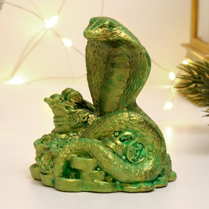Новый год. Символ 2025. Фигура Новый год. Символ 2025. Фигура "Змея с лягушкой" зеленый с позолотой, 8х6х6см