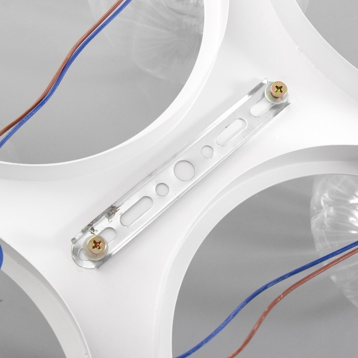 Люстра 2795/4 E27 40Вт белый 50х50х20 см BayerLux Люстра 2795/4 E27 40Вт белый 50х50х20 см BayerLux